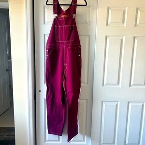 Unisex Levi’s Overalls Burgundy.